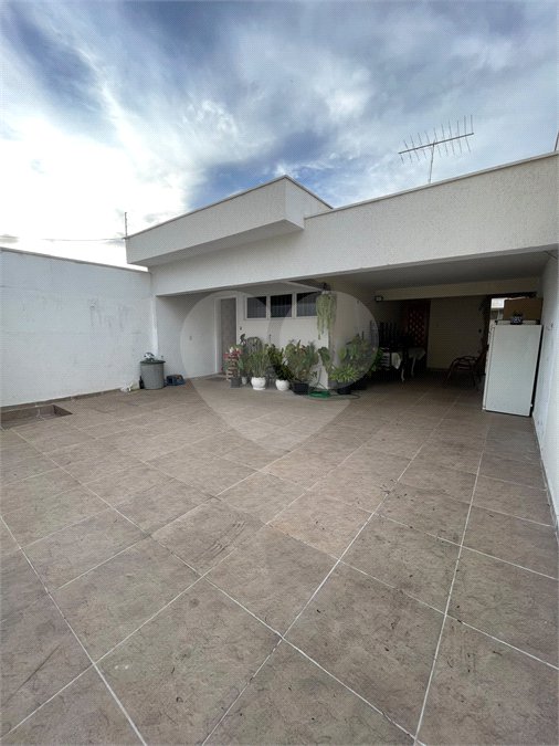 Casa à venda com 3 quartos, sendo 1 suíte,  em Vila Oliveira, Mogi das Cruzes, SP