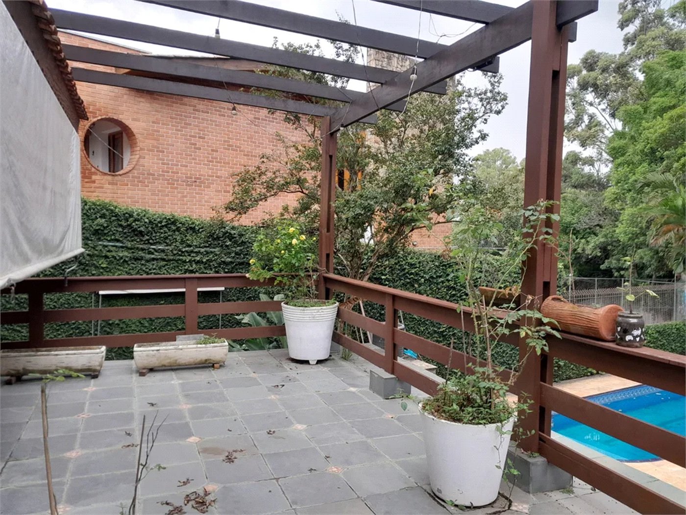 Sobrado à venda com 6 quartos, sendo 3 suítes,  em Rolinópolis, São Paulo, SP