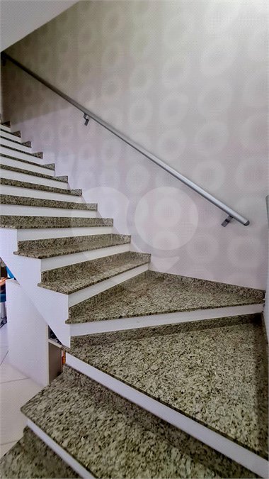 Sobrado à venda com 3 quartos, sendo 1 suíte,  em Jardim Leocádia, Sorocaba, SP