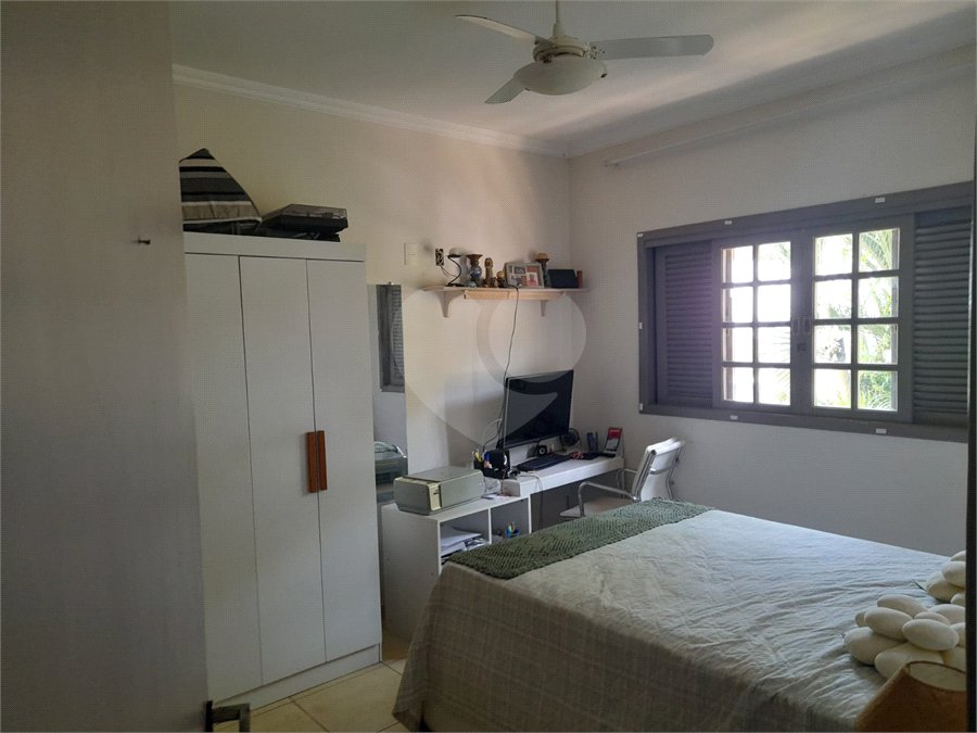 Casa à venda com 3 quartos, sendo 2 suítes, no condomínio Outeiro das Flores, Itupeva - SP