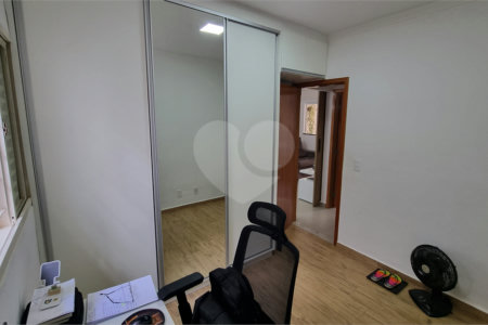 Casa no Condomínio Flamboyant II a venda .