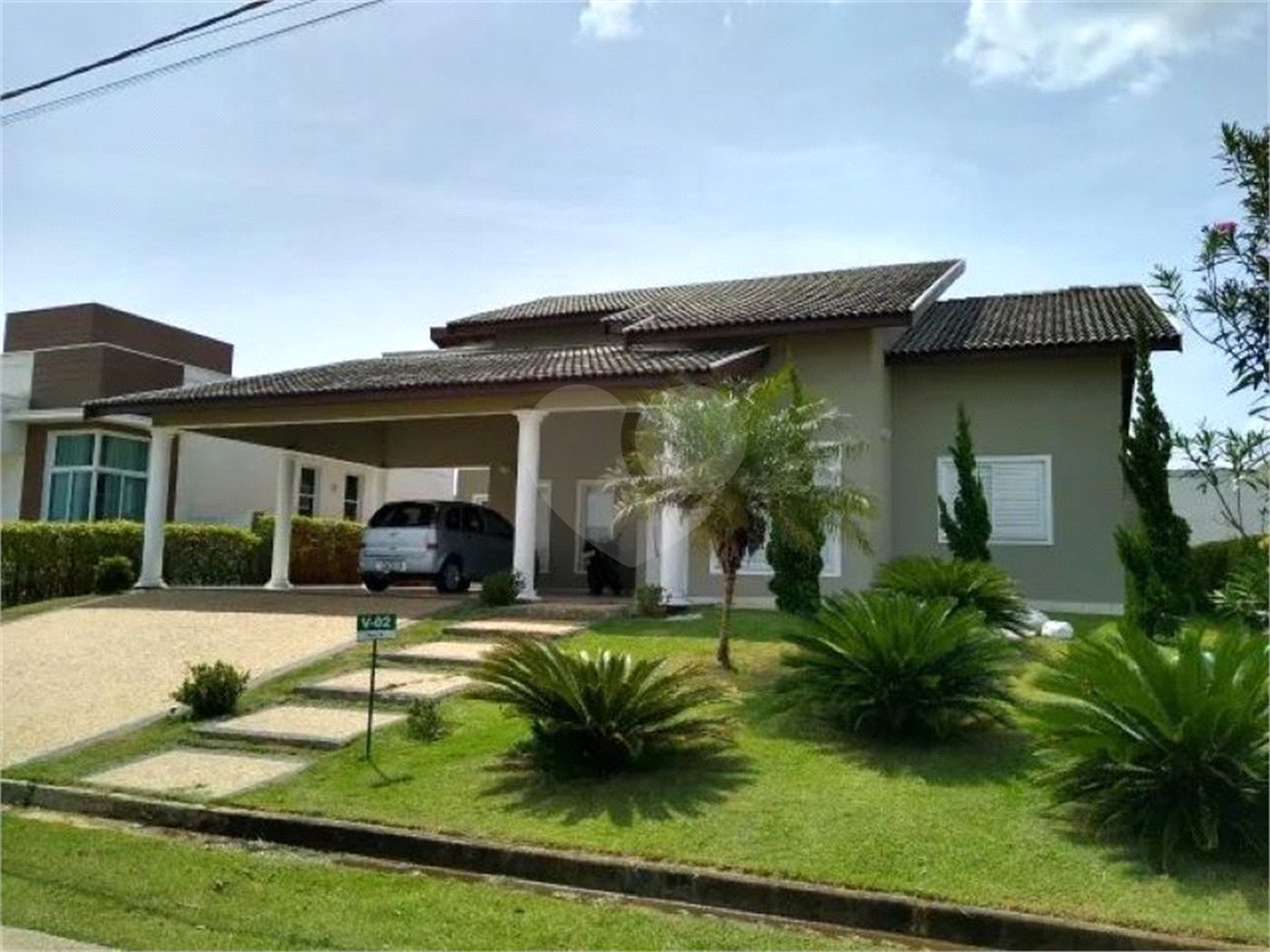 Casa à venda com 3 quartos, sendo 1 suíte, no condomínio Palmeiras Imperiais, Salto - SP