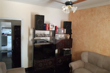 Casa à venda com 2 quartos no Centro, Araraquara, SP