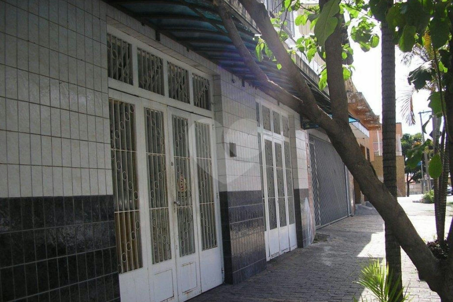Sobrado à venda com 3 quartos em Carandiru, São Paulo, SP