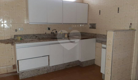 Casa à venda com 4 quartos, sendo 1 suíte,  no Centro, Mogi das Cruzes, SP