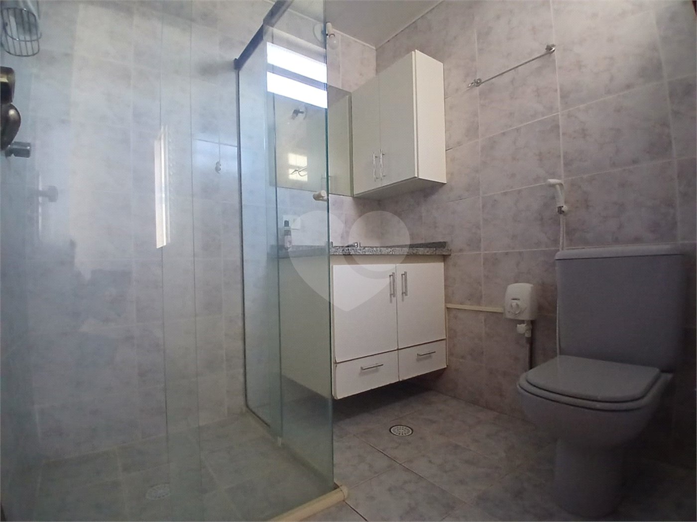 Apartamento à venda ou para alugar com 3 quartos, sendo 1 suíte,  em Jardim Flórida, São Roque, SP