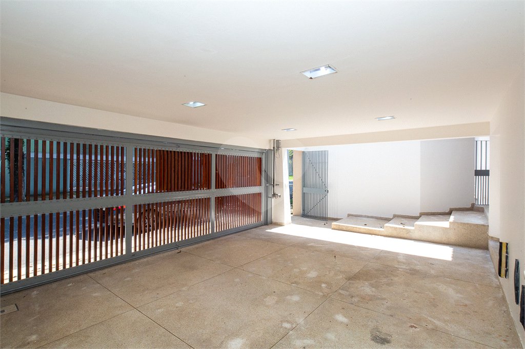 Sobrado à venda com 5 quartos, sendo 3 suítes, em Alto da Boa Vista, São Paulo, SP