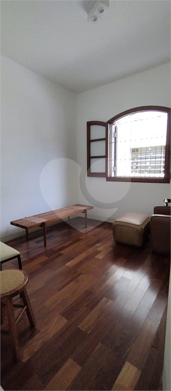 Casa Térrea à venda com 3 quartos, sendo 2 suítes, em Horto, São Paulo, SP