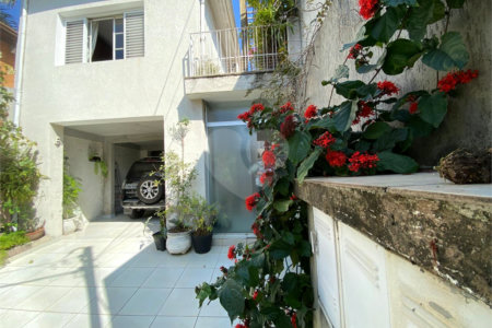 Sobrado à venda com 3 quartos, sendo 1 suíte,  em Vila Ipojuca, São Paulo, SP