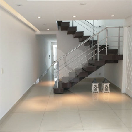 Sobrado à venda com 3 quartos, sendo 1 suíte, em Vila Pita, São Paulo, SP
