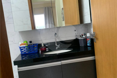 Casa à venda com 3 quartos, sendo 1 suíte, no condomínio Residencial Ponderosa, São Roque - SP