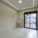 Indaiatuba - SP - Condominio Dona Lucilla - Valor R$2.295.000,00 - 3 suítes + escritório + lavabo - Terreno: 300m2 - Construção: 188m2 - Diferenciais - Móveis planejados no escritório, sala de TV, lavabo, cozinha, área gourmet, lavanderia, banheiros e closet - Ar condicionado em todos os ambie
