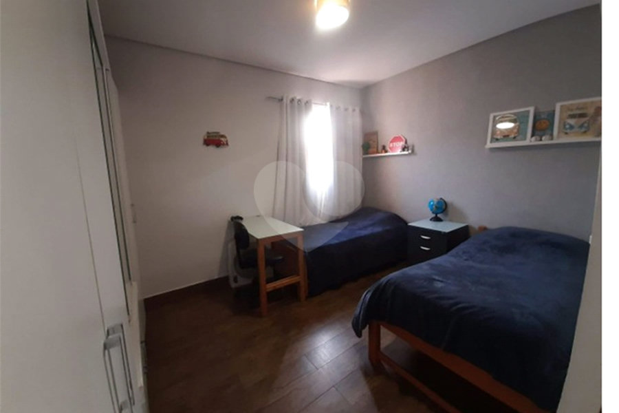Sobrado à venda com 4 quartos, sendo 1 suíte, em Parque Edu Chaves, São Paulo, SP