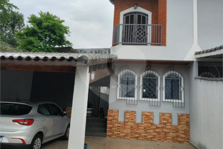 Casa à venda com 4 quartos, sendo 1 suíte, em Jardim Leila, Guarulhos, SP