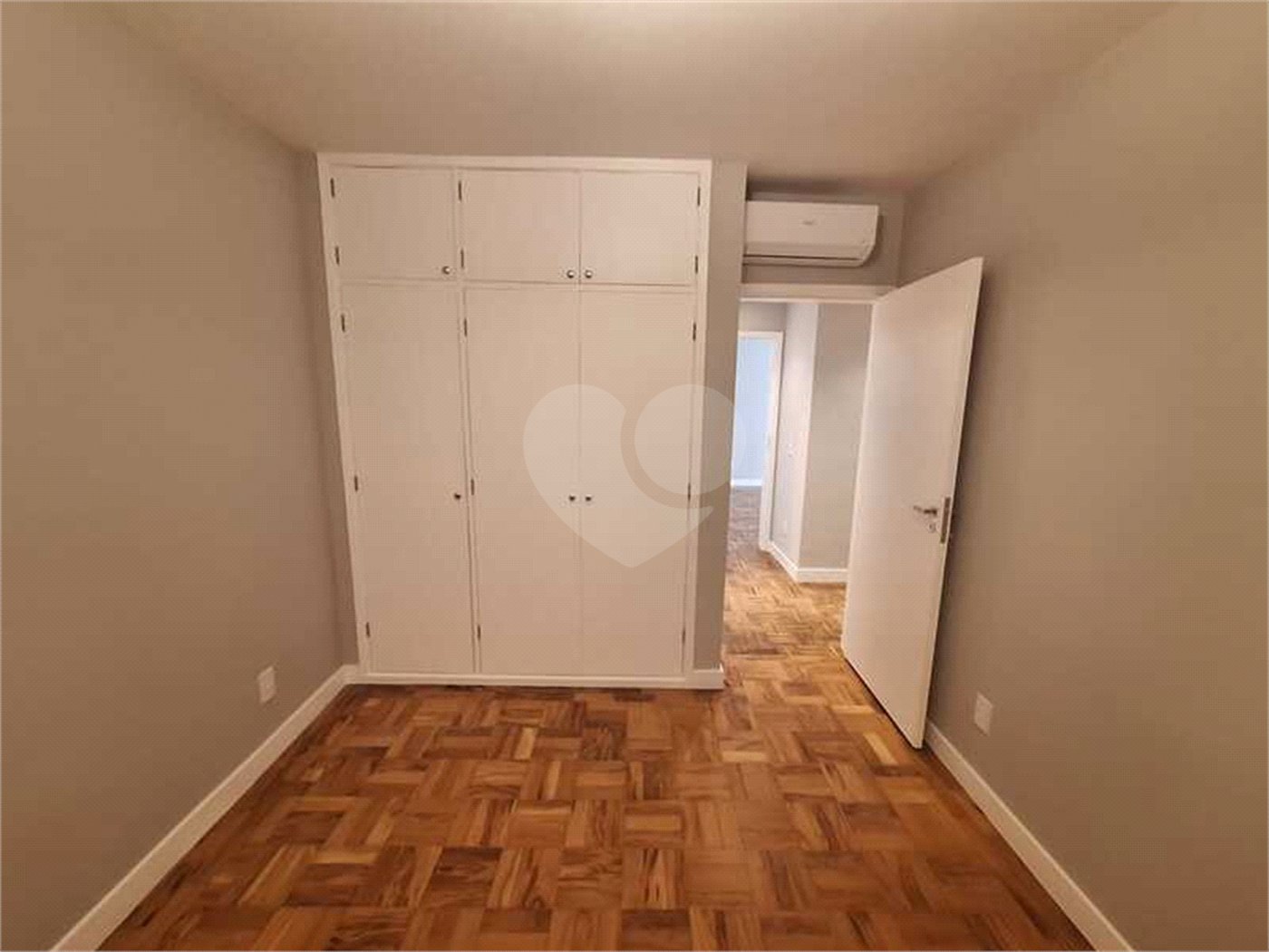 Apartamento à venda com 3 quartos, sendo 1 suíte, em Itaim Bibi, São Paulo, SP