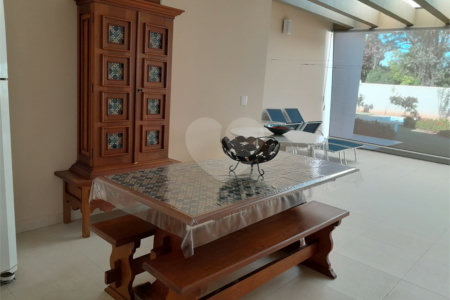 Casa à venda com 5 suítes no condomínio Ipe Velho, Vinhedo - SP