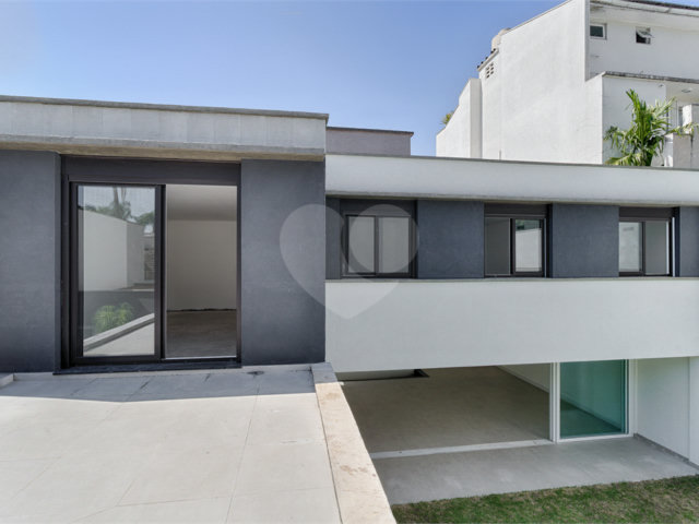 Casa à venda com 4 suítes no condomínio Edifício Jade, São Paulo - SP