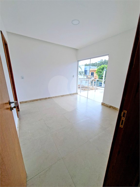 Casa à venda com 3 quartos, sendo 2 suítes, em Orla Norte, Porto Seguro, BA