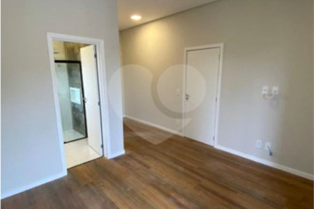 Casa à venda com 3 quartos, sendo 1 suíte, no condomínio Lagos D´icaraí, Salto - SP