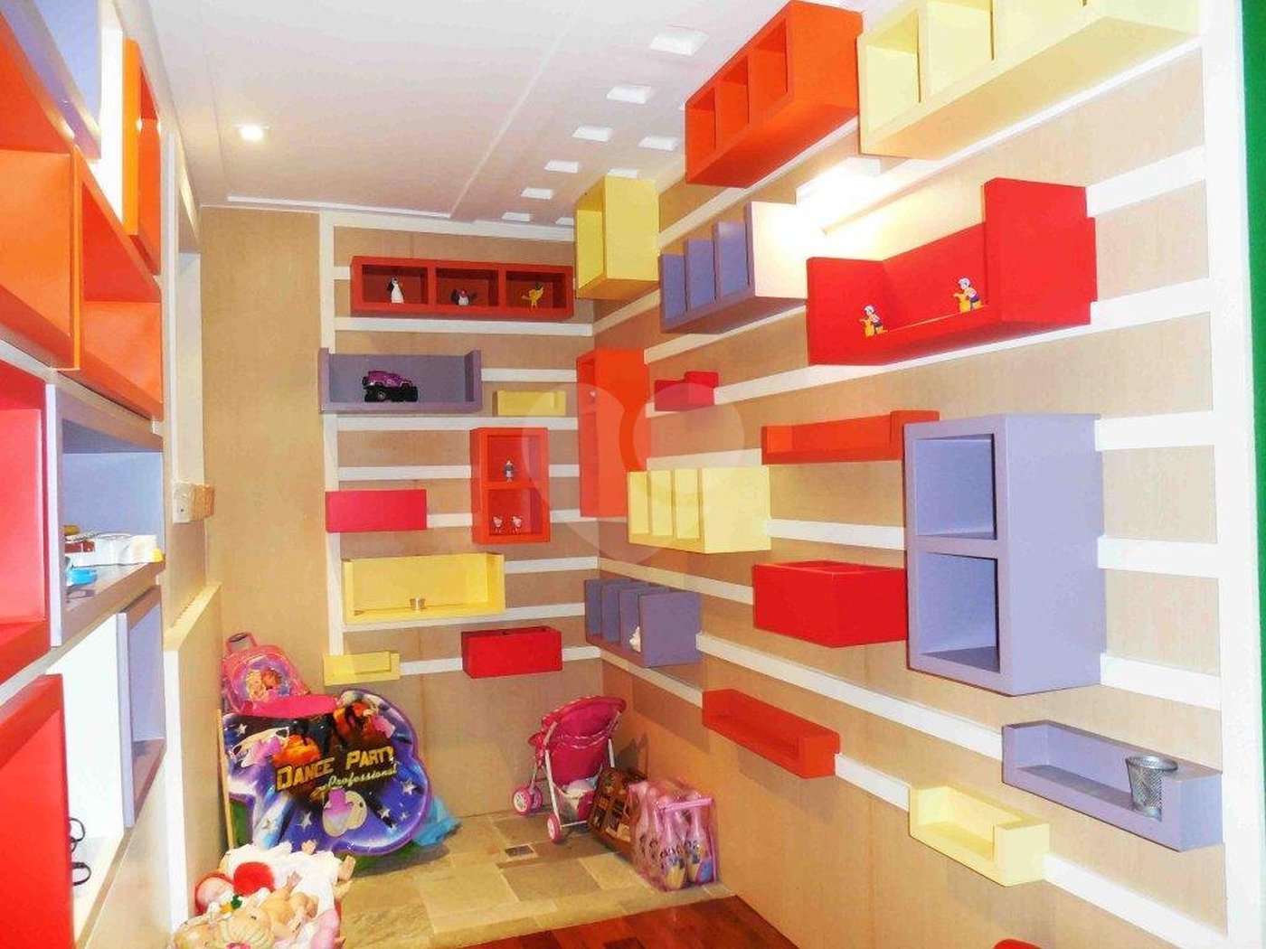 Casa à venda com 4 suítes no condomínio Vilaggio Monte Alegre, São Paulo - SP
