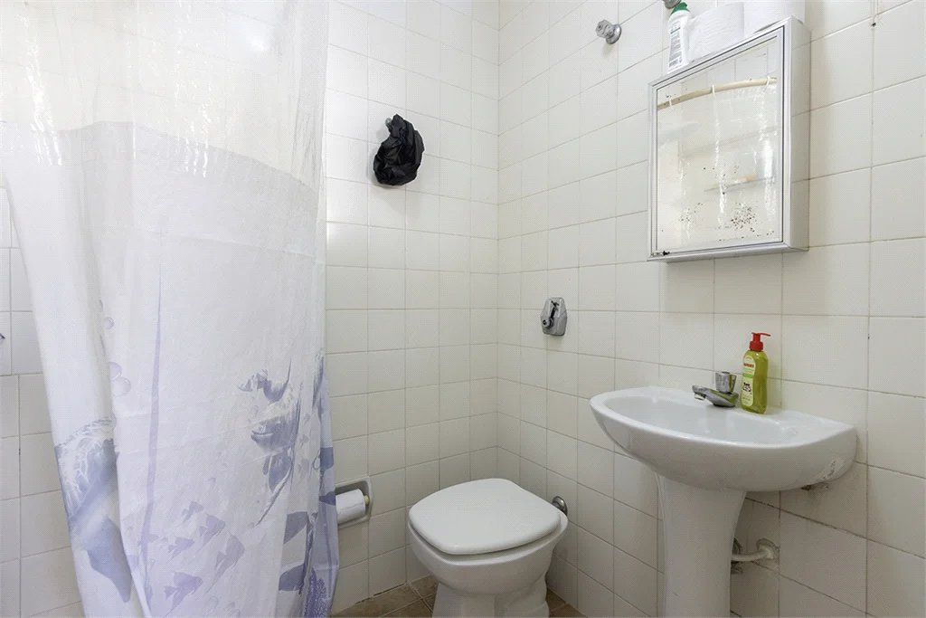 Casa à venda com 4 quartos, sendo 3 suítes, em Cidade Jardim, São Paulo, SP