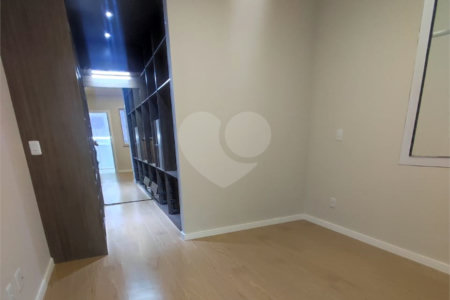 Apartamento à venda com 3 quartos, sendo 2 suítes,  em Jardim Arpoador, São Paulo, SP