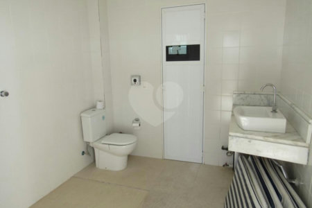 Apartamento à venda com 3 suítes em Real Parque, São Paulo, SP