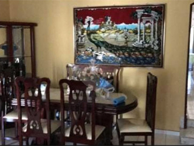 Casa à venda com 4 quartos, sendo 1 suíte,  em Vila Galvão, Guarulhos, SP