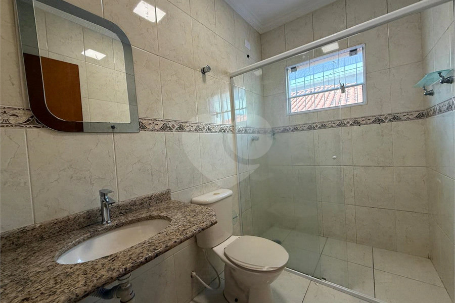 Sobrado à venda com 3 quartos, sendo 1 suíte,  em Parque Vitória, São Paulo, SP