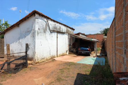 Terreno com 250,00 m² de área total.