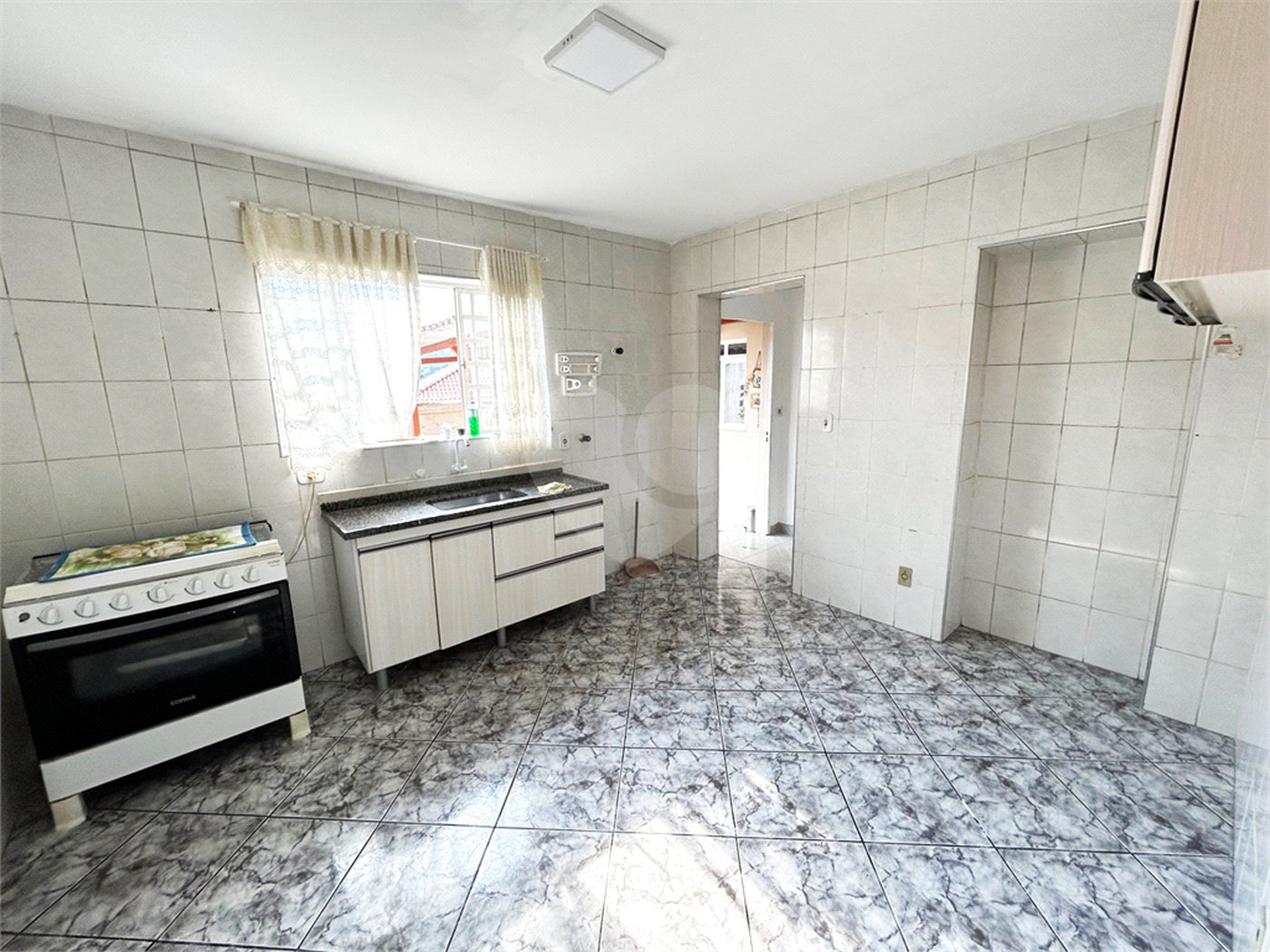 Sobrado à venda com 3 quartos, sendo 1 suíte,  em Jardim Santa Emília, São Paulo, SP