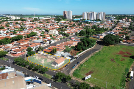 Terreno à venda em Parque Laranjeiras, Araraquara, SP