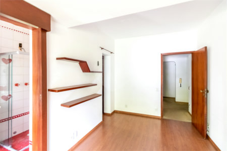 Sobrado à venda com 5 quartos, sendo 3 suítes, em Alto da Boa Vista, São Paulo, SP