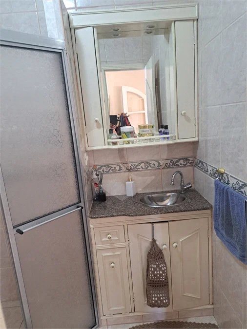 Casa Ampla com 5 Dormitórios, Piscina e Lazer Completo em Terreno de 1.260 m²