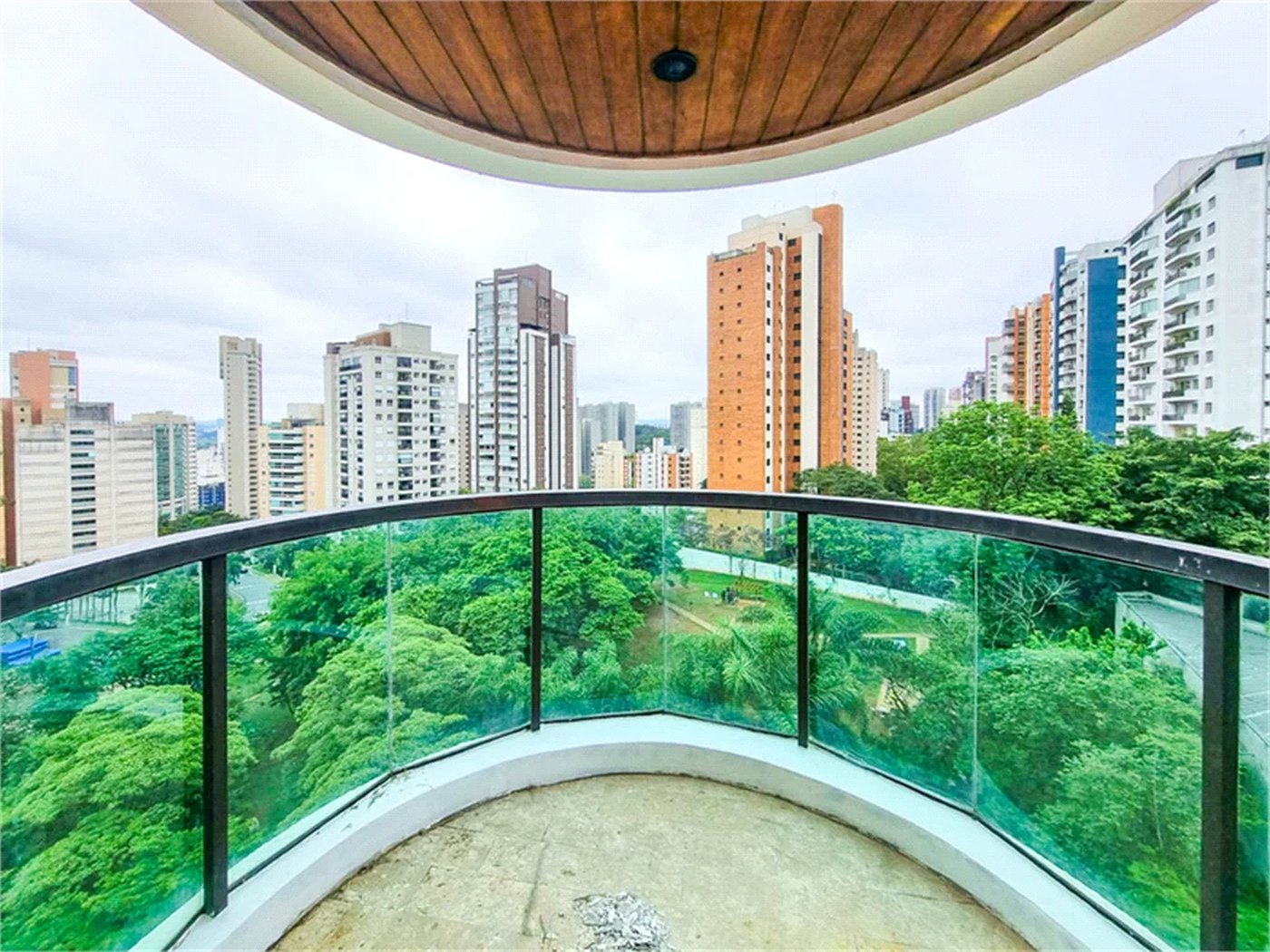 Apartamento à venda com 4 suítes em Vila Suzana, São Paulo, SP
