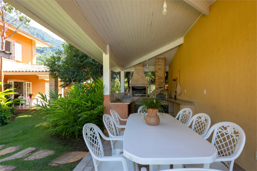 Casa à venda com 6 quartos, sendo 4 suítes, em Barequeçaba, São Sebastião, SP