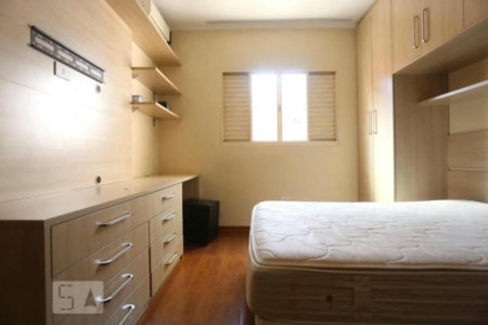 Casa à venda com 2 quartos, sendo 1 suíte,  em Jardim Ivana, São Paulo, SP