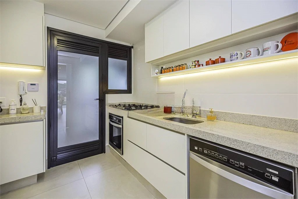 Apartamento à venda com 3 suítes em Cidade Jardim, São Paulo, SP
