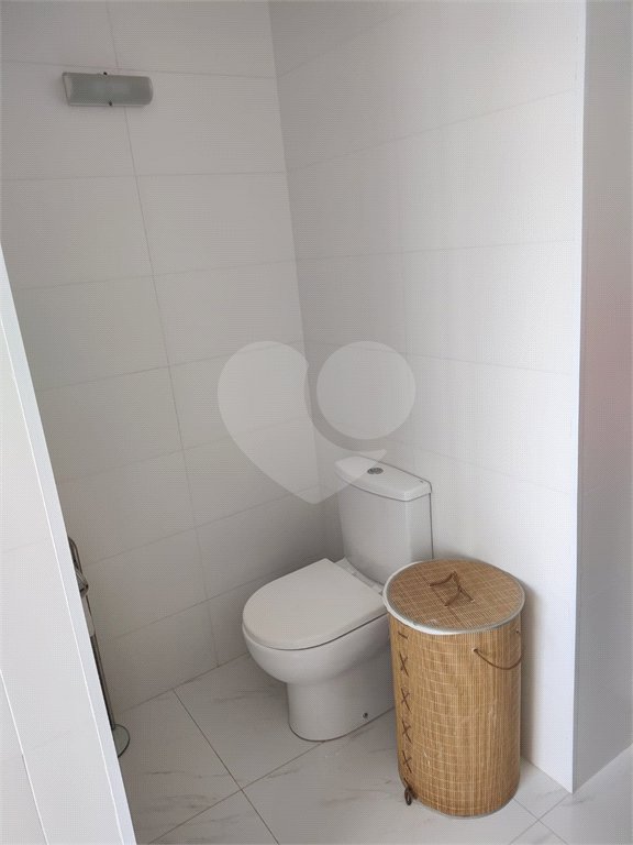 Casa à venda com 3 suítes no condomínio Estância Marambaia, Vinhedo - SP