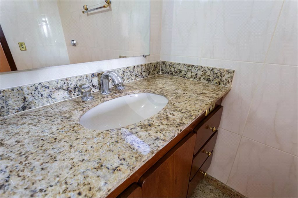 Apartamento à venda com 2 quartos, sendo 1 suíte, em Vila Olímpia, São Paulo, SP