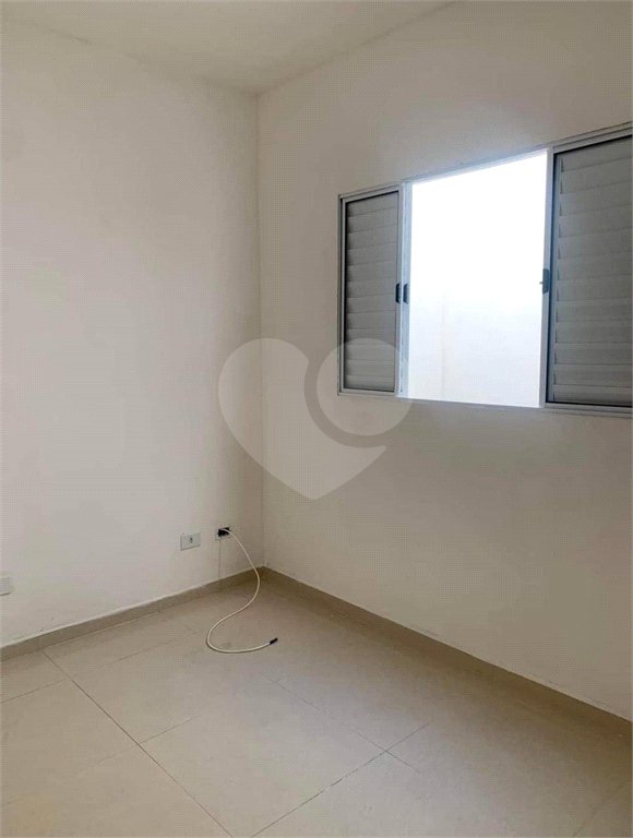 Casa à venda com 2 quartos, sendo 1 suíte, no condomínio Sem Nome, Suzano - SP