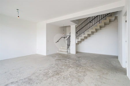 Duplex à venda com 2 suítes em Granja Julieta, São Paulo, SP