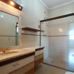 Casa à venda com 4 quartos, sendo 3 suítes,  no condomínio Vila das Flores, São Paulo - SP