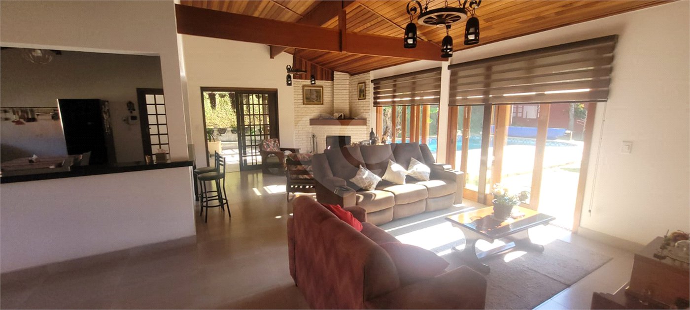 Casa à venda com 3 quartos, sendo 2 suítes,  em Mantiqueira, Mairiporã, SP