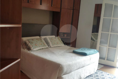 Sobrado à venda com 4 quartos, sendo 1 suíte, em Chácara Jafet, Mogi das Cruzes, SP