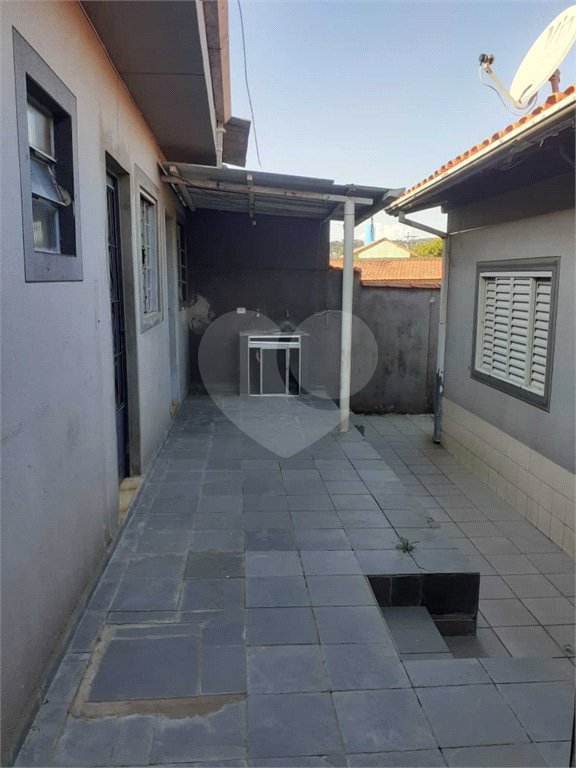 Casa à venda com 3 quartos, sendo 1 suíte, em Jardim Castanheira, São José dos Campos, SP