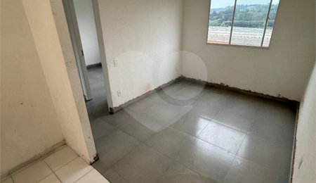 Casa em condomínio à venda com 2 quartos em Jardim Petrópolis, Cotia, SP