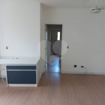 Apartamento à venda com 3 quartos, sendo 1 suíte,  em Vila Olímpia, São Paulo, SP