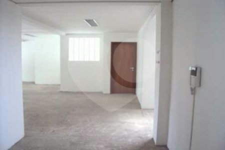 Prédio à venda em Alto da Boa Vista, São Paulo, SP