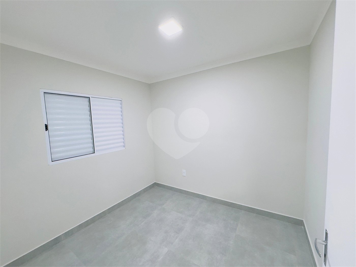 Apartamento à venda com 2 quartos em Lopes de Oliveira, Sorocaba, SP